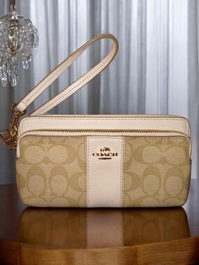 Coach Double Zip Wristlet Wallet Signature Canvas Khaki Ivory Leather EUC